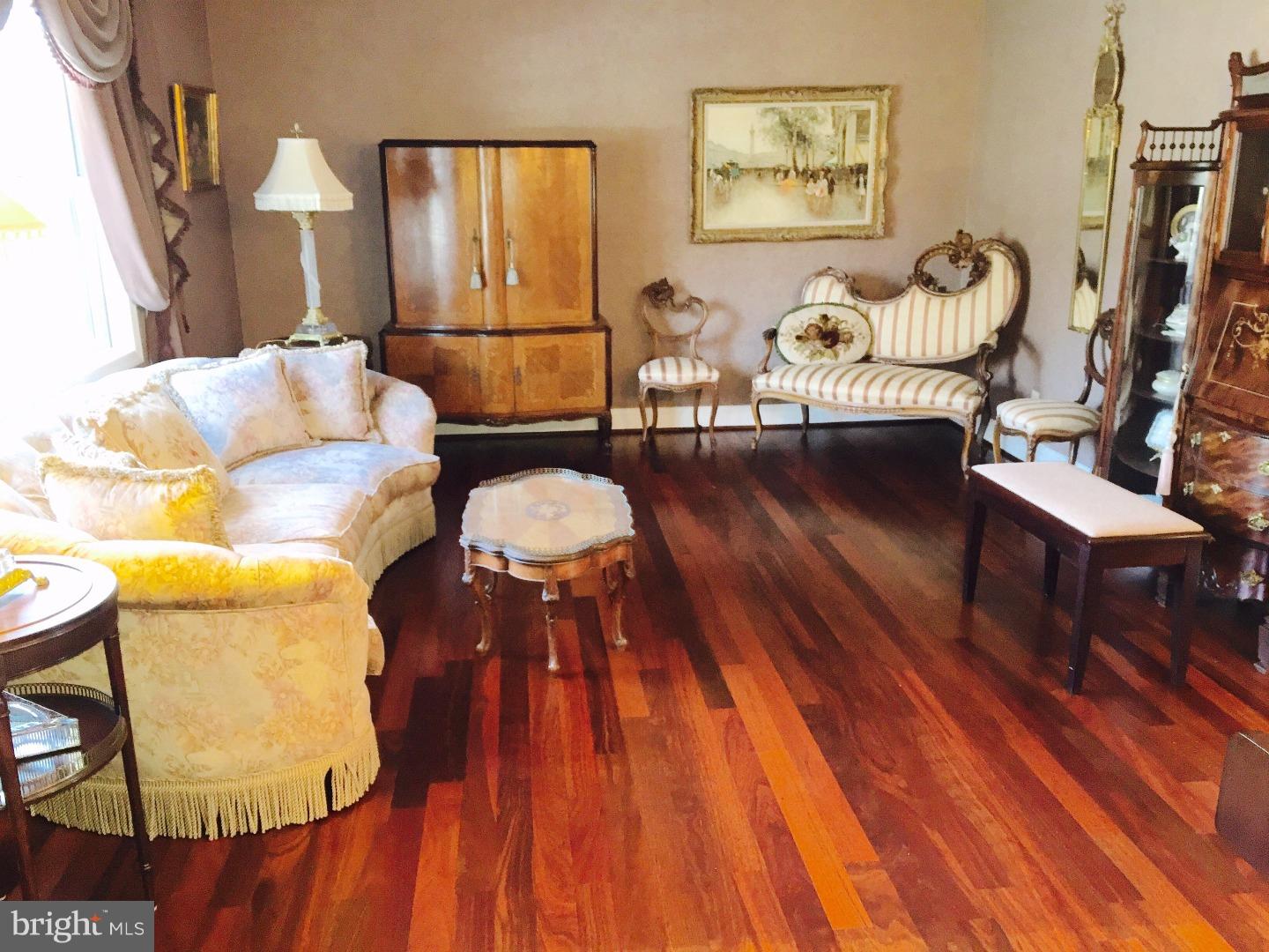 16 Llanberris Road Bala Cynwyd, PA 19004 - Photo 3 of 24 Living Room