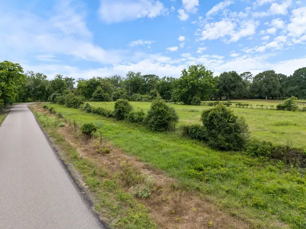 $85,000 | 13 County Road 13, Damon, TX 77430