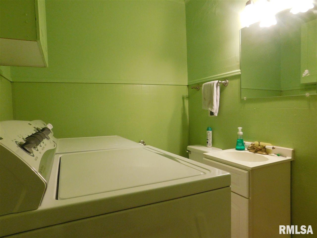 708 3rd Street A Moline, IL 61265 - Photo 11 of 16 Gallery Image 11