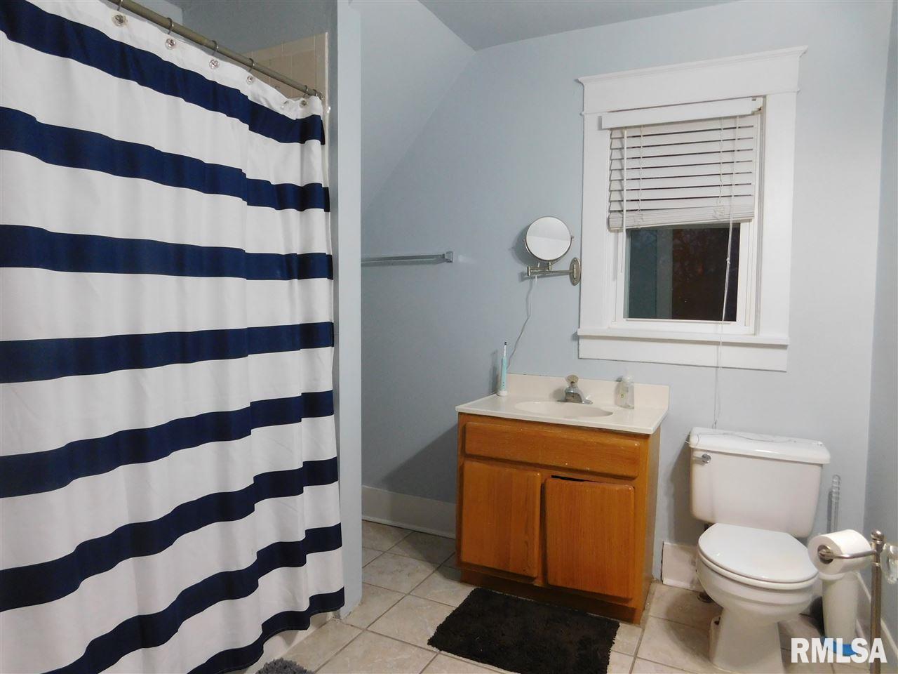 708 3rd Street A Moline, IL 61265 - Photo 12 of 16 Gallery Image 12