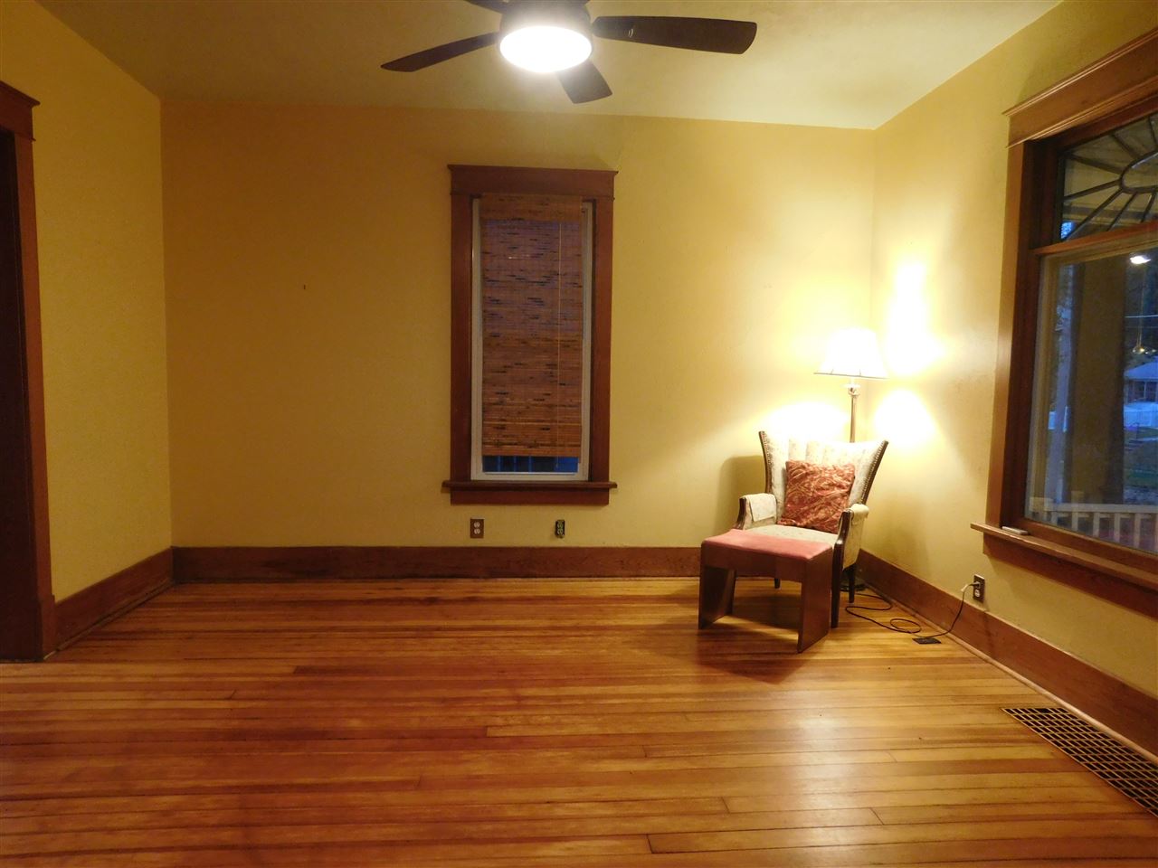 708 3rd Street A Moline, IL 61265 - Photo 5 of 16 Gallery Image 5