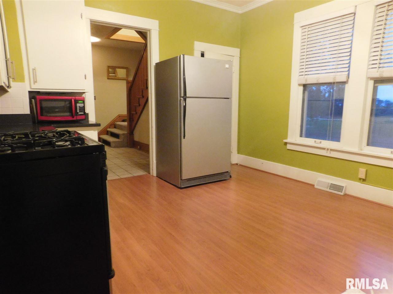 708 3rd Street A Moline, IL 61265 - Photo 8 of 16 Gallery Image 8