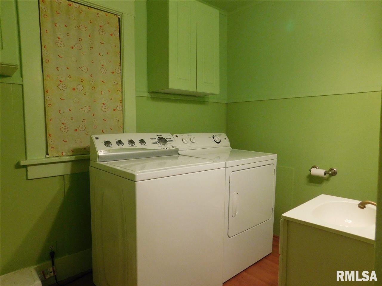 708 3rd Street A Moline, IL 61265 - Photo 10 of 16 Gallery Image 10
