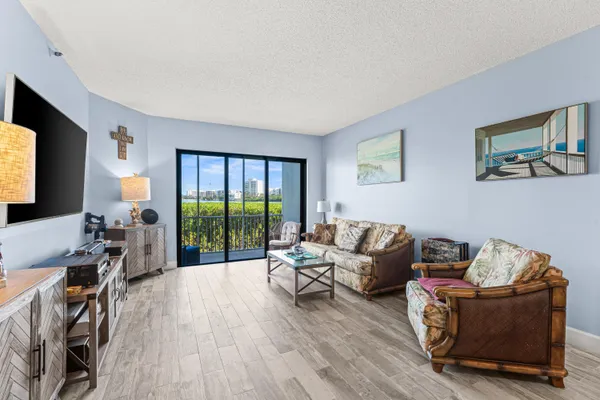 $775,000 | 200 Waterway Road, Unit 104, Tequesta, FL 33469