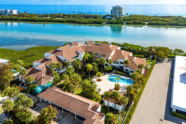 $775,000 | 200 Waterway Road, Unit 104, Tequesta, FL 33469