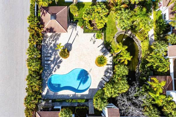 $775,000 | 200 Waterway Road, Unit 104, Tequesta, FL 33469