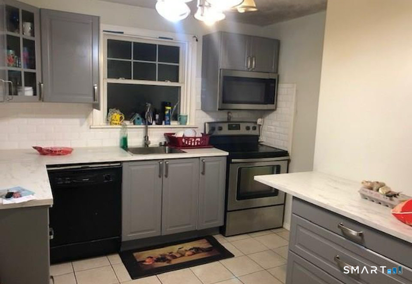 168 Wainwright Place Stratford, CT 06614 - Photo 2 of 2