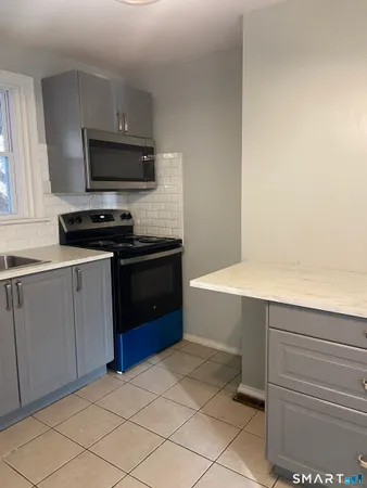 $3,200 | 168 Wainwright Place, Stratford, CT 06614