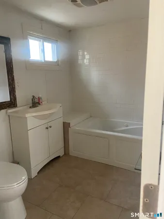 $3,200 | 168 Wainwright Place, Stratford, CT 06614