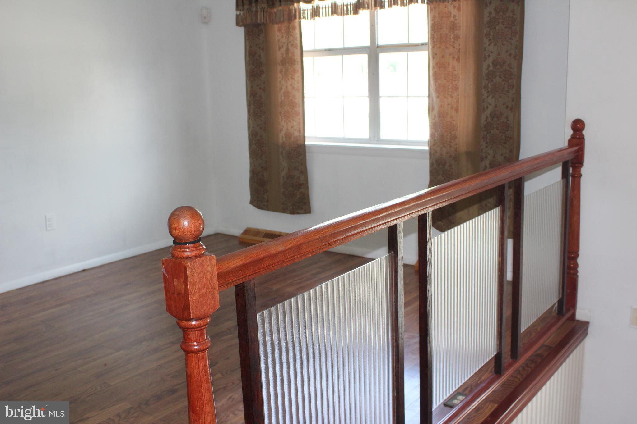 7902 New Freetown Road Pasadena, MD 21122 - Photo 13 of 30 Living Room