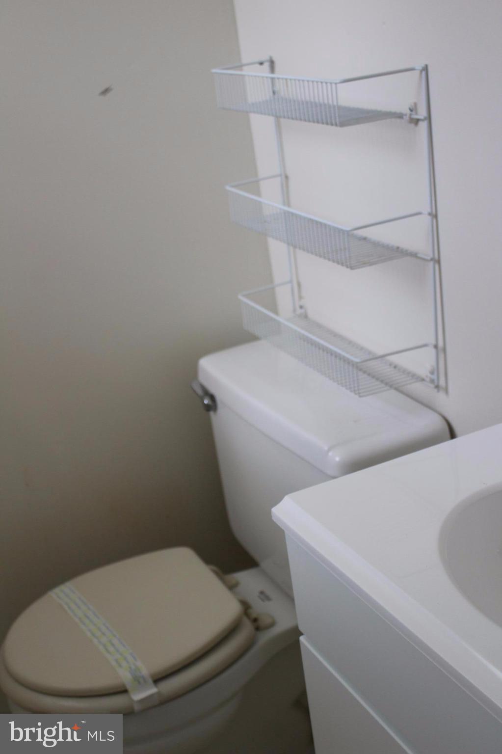 7902 New Freetown Road Pasadena, MD 21122 - Photo 18 of 30 MB Half Bath