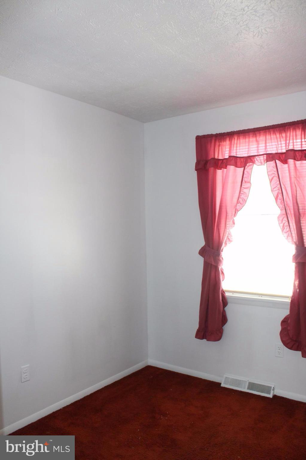 7902 New Freetown Road Pasadena, MD 21122 - Photo 20 of 30 Bedroom 3