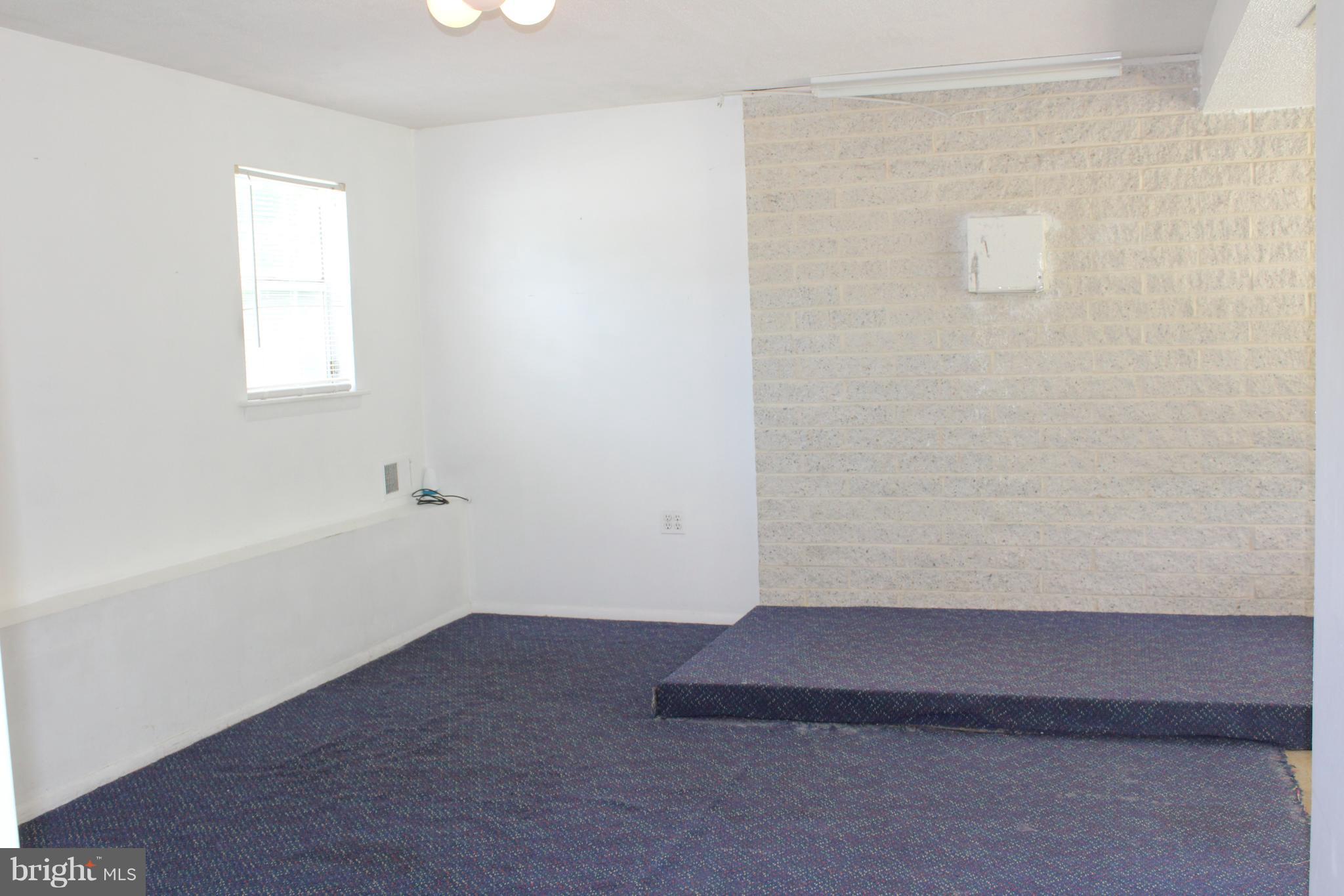 7902 New Freetown Road Pasadena, MD 21122 - Photo 22 of 30 Family Room