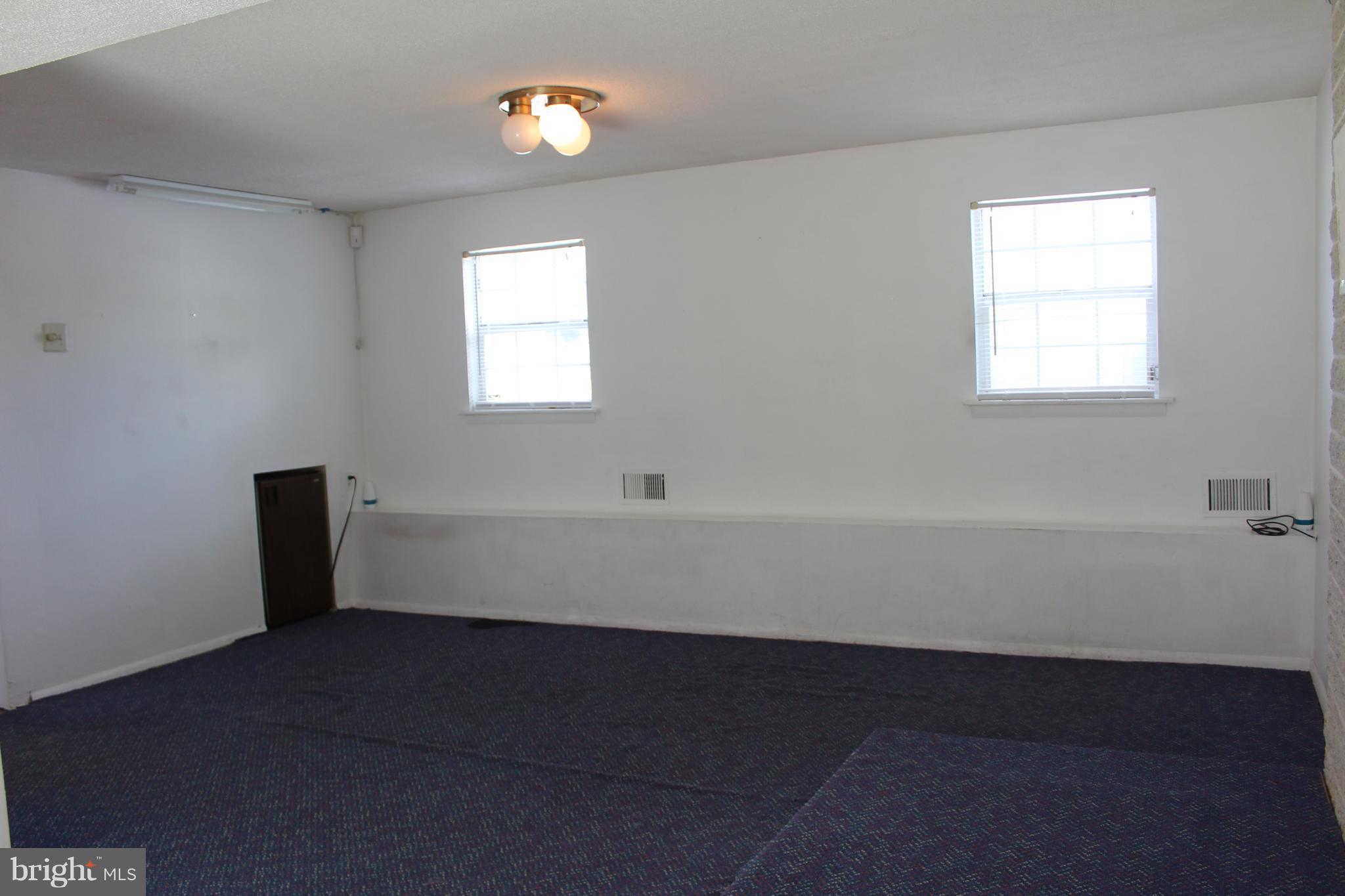 7902 New Freetown Road Pasadena, MD 21122 - Photo 23 of 30 Family Room