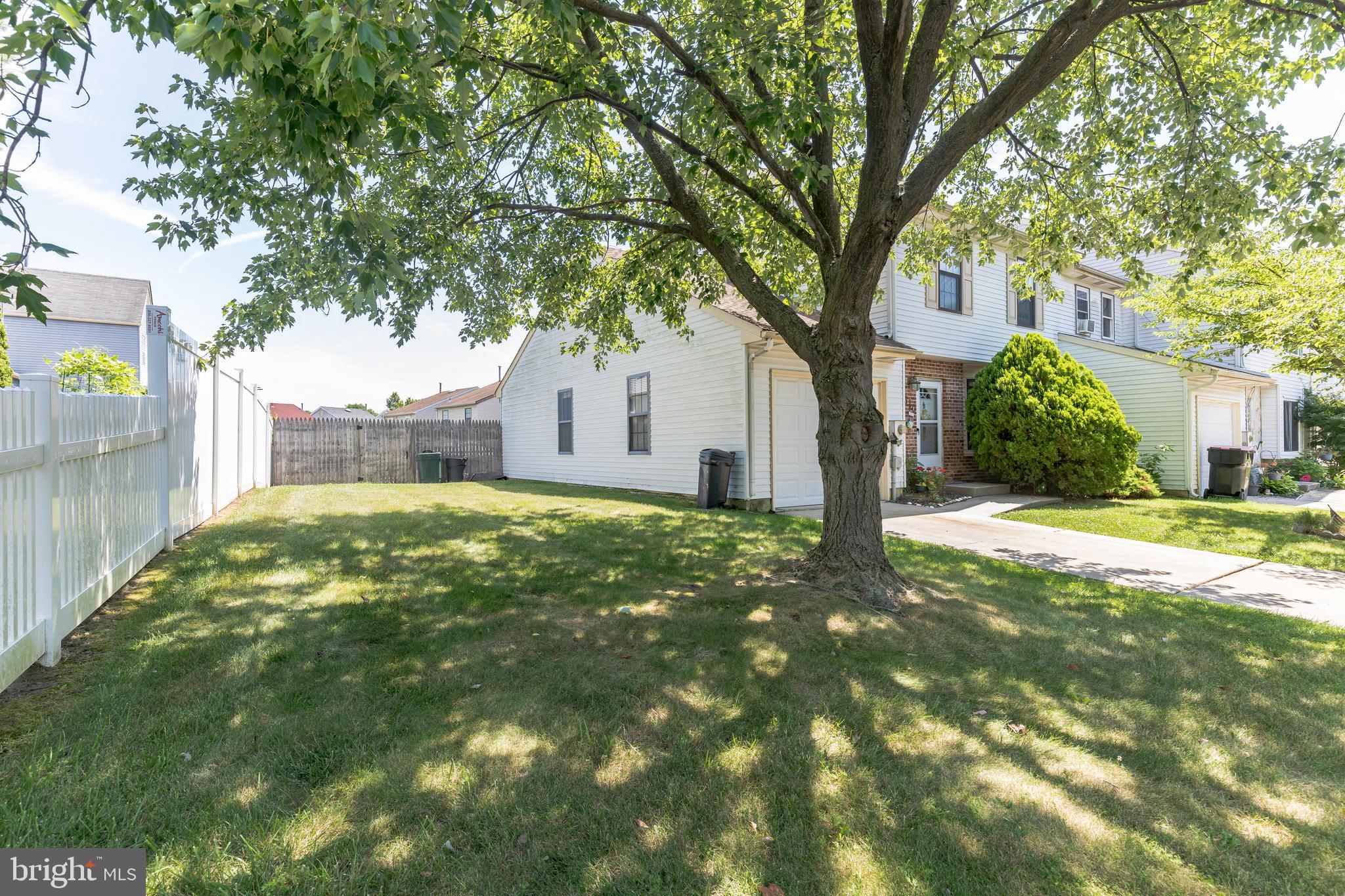 310 Cherrywood Drive Clementon, NJ 08021 - Photo 3 of 28