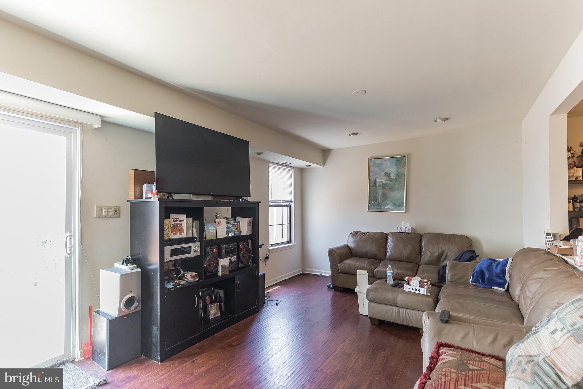 310 Cherrywood Drive Clementon, NJ 08021 - Photo 6 of 28
