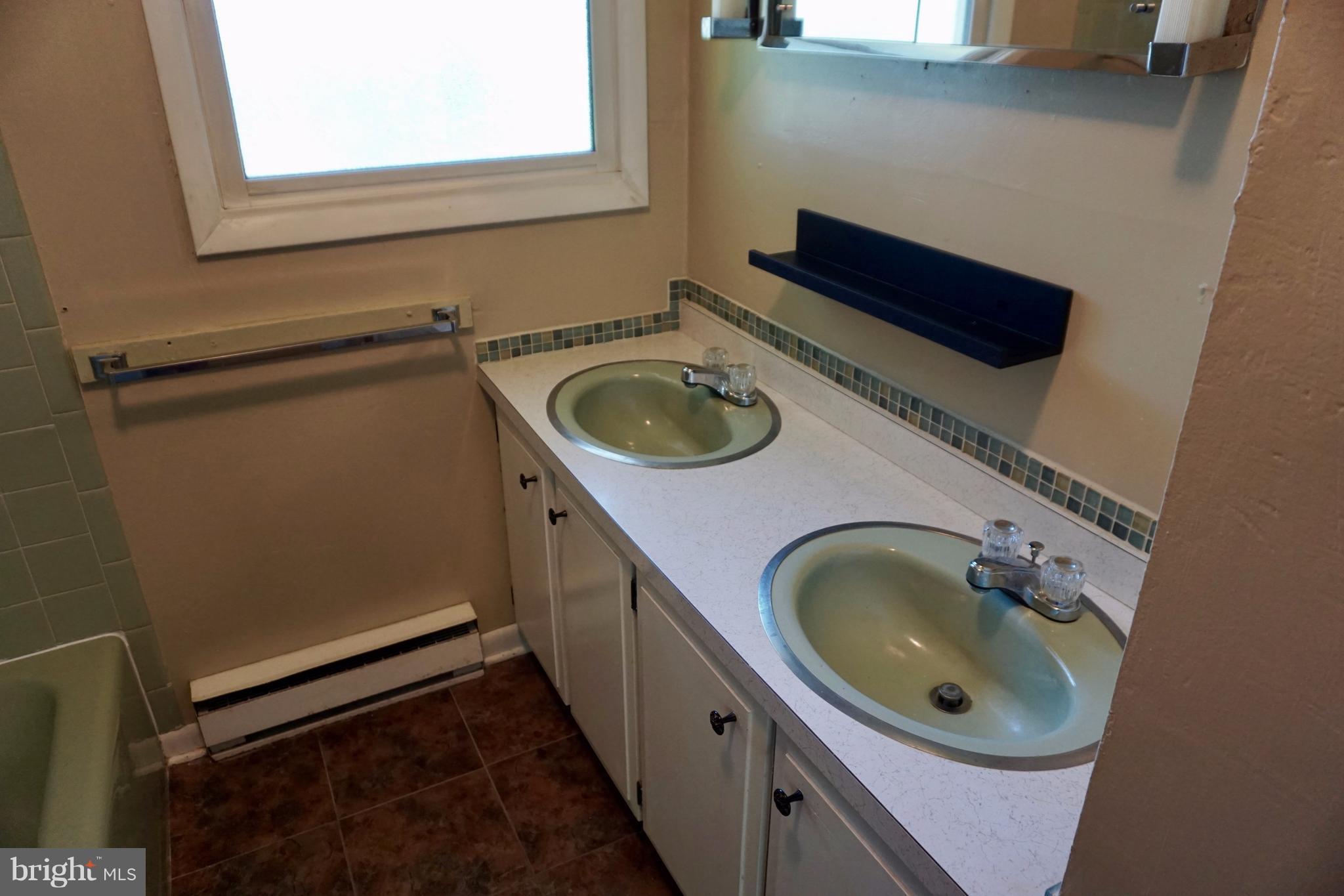 50 Stayman Drive Ranson, WV 25438 - Photo 14 of 27 Bath