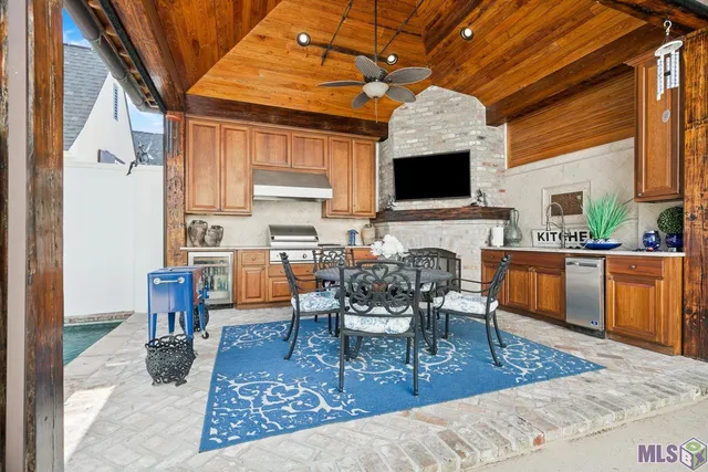 $1,499,900 | 18467 East Village Way Drive, Baton Rouge, LA 70810