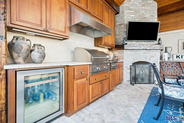 $1,499,900 | 18467 East Village Way Drive, Baton Rouge, LA 70810