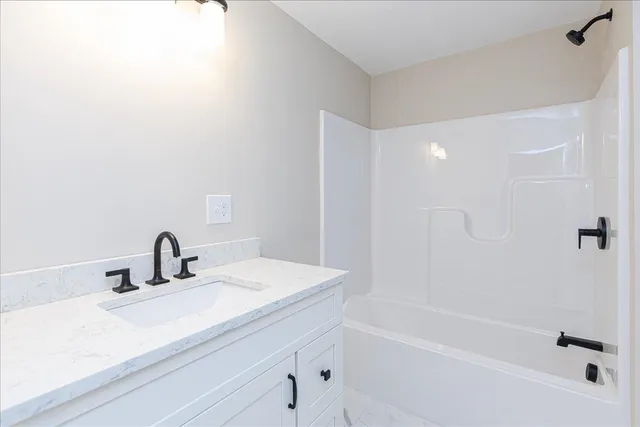 $759,900 | 85 East Road, Atkinson, NH 03811