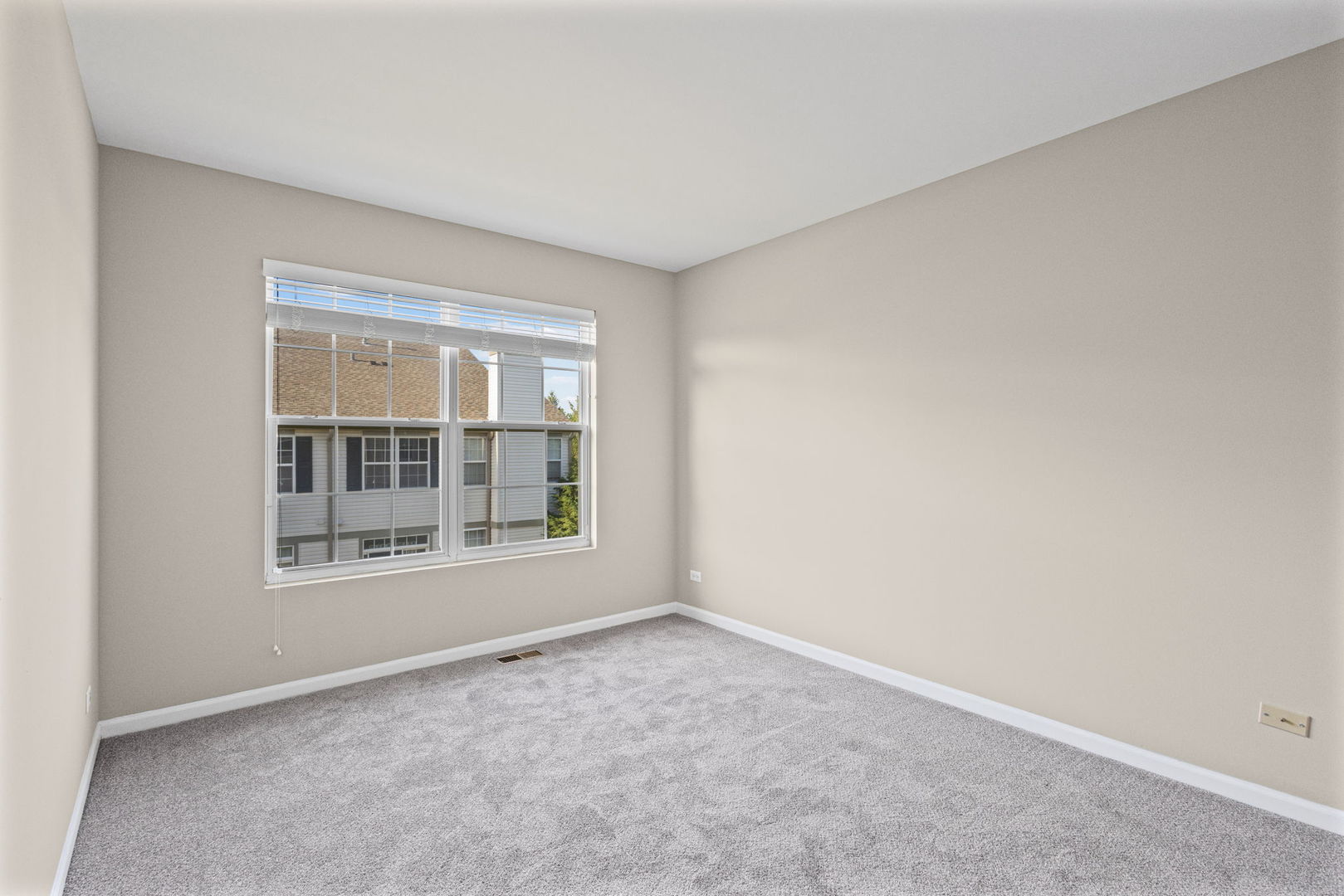 535 North Red Deer Road, Unit 535 Round Lake, IL 60073 - Photo 14 of 18