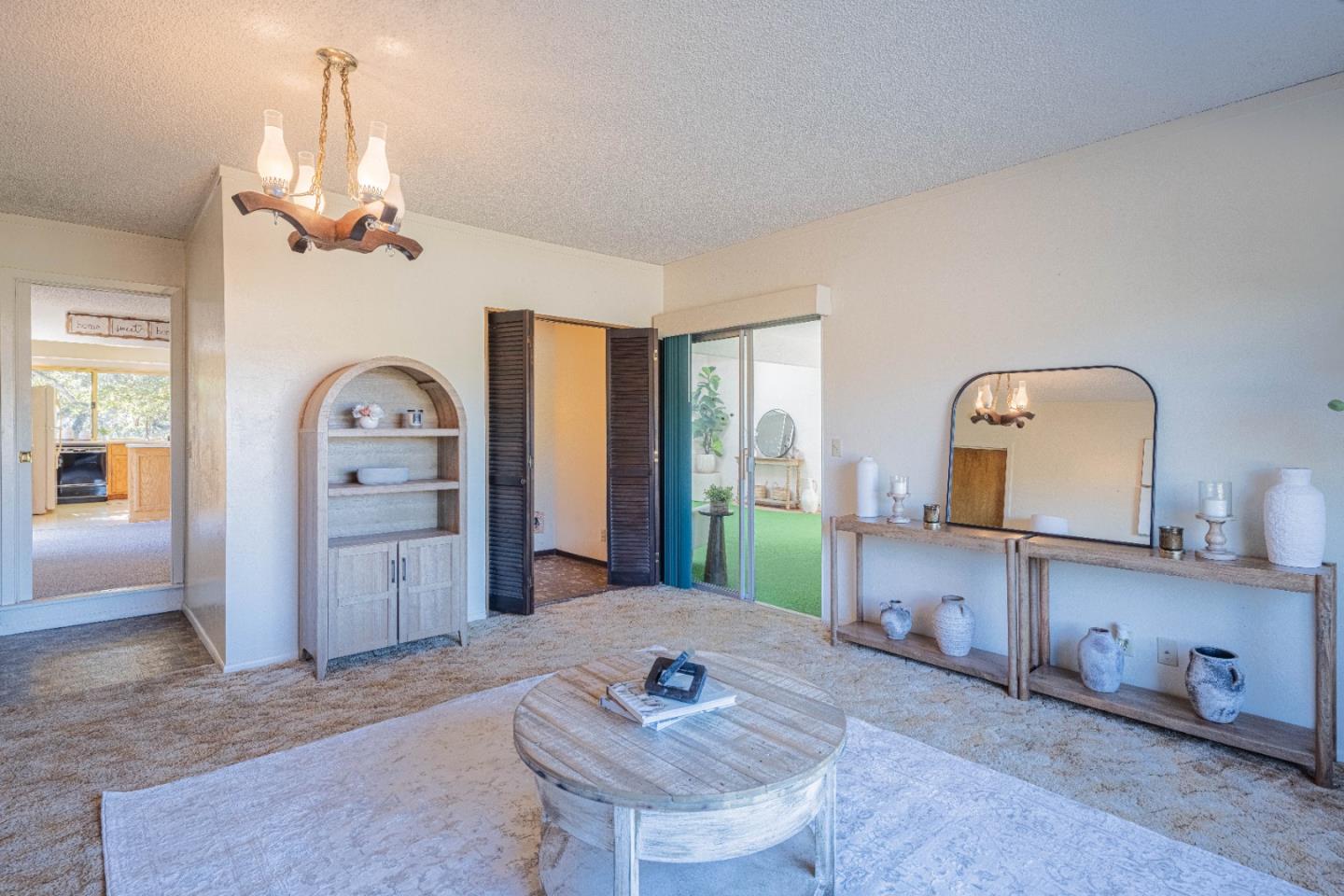 9525 South Century Oak Road Salinas, CA 93907 - Photo 21 of 37 a living room with furniture