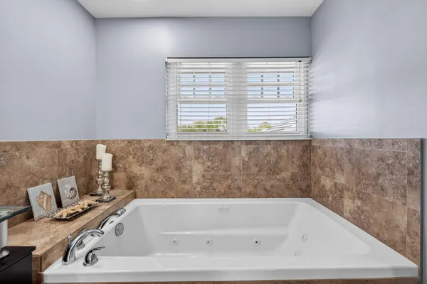 $3,800 | 805 Mainsail Circle, Jupiter, FL 33477