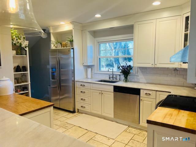186 Schiller Road Fairfield, CT 06825 - Photo 5 of 5