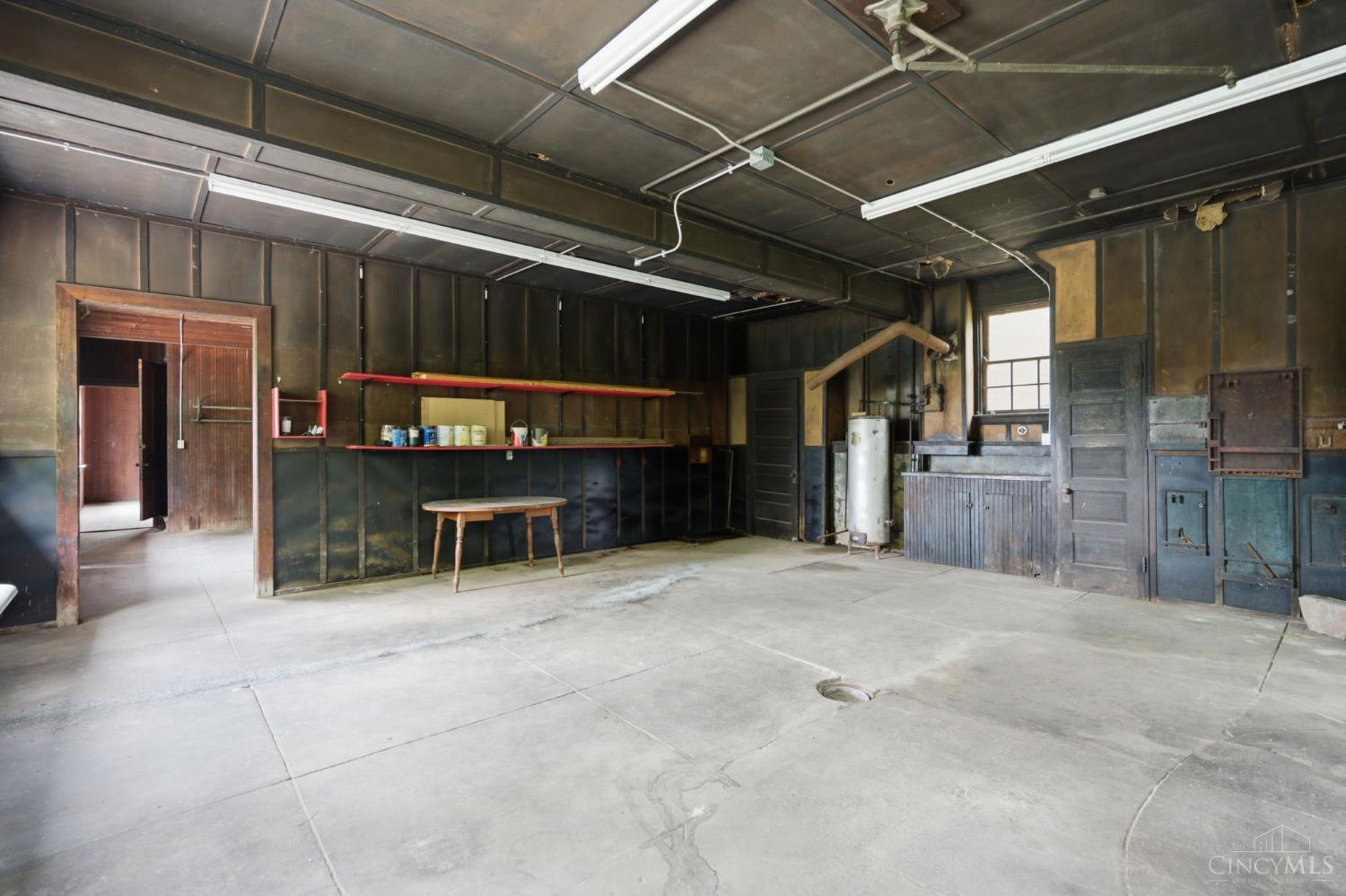353 Oliver Road Wyoming, OH 45215 - Photo 12 of 25