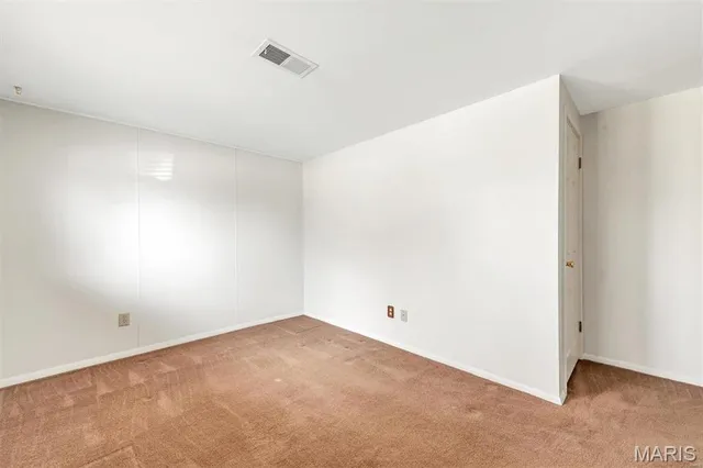 $2,250 | 5372 Chatfield Drive, St. Louis, MO 63129