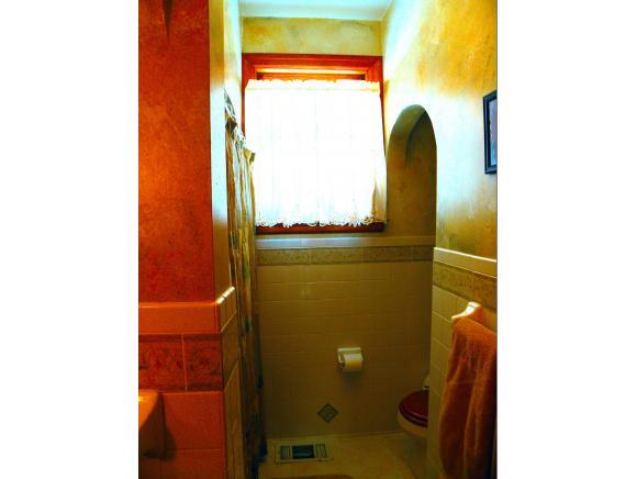 298 Decatur Street Aurora, IN 47001 - Photo 16 of 24 Gallery Image 16