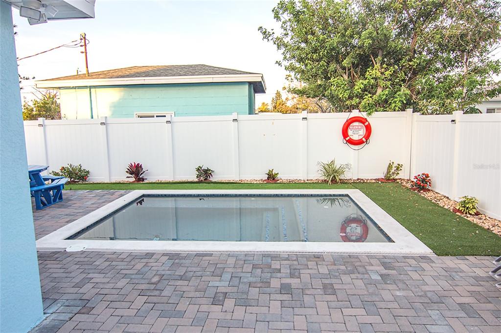 352 144th Avenue Madeira Beach, FL 33708 - Photo 13 of 51