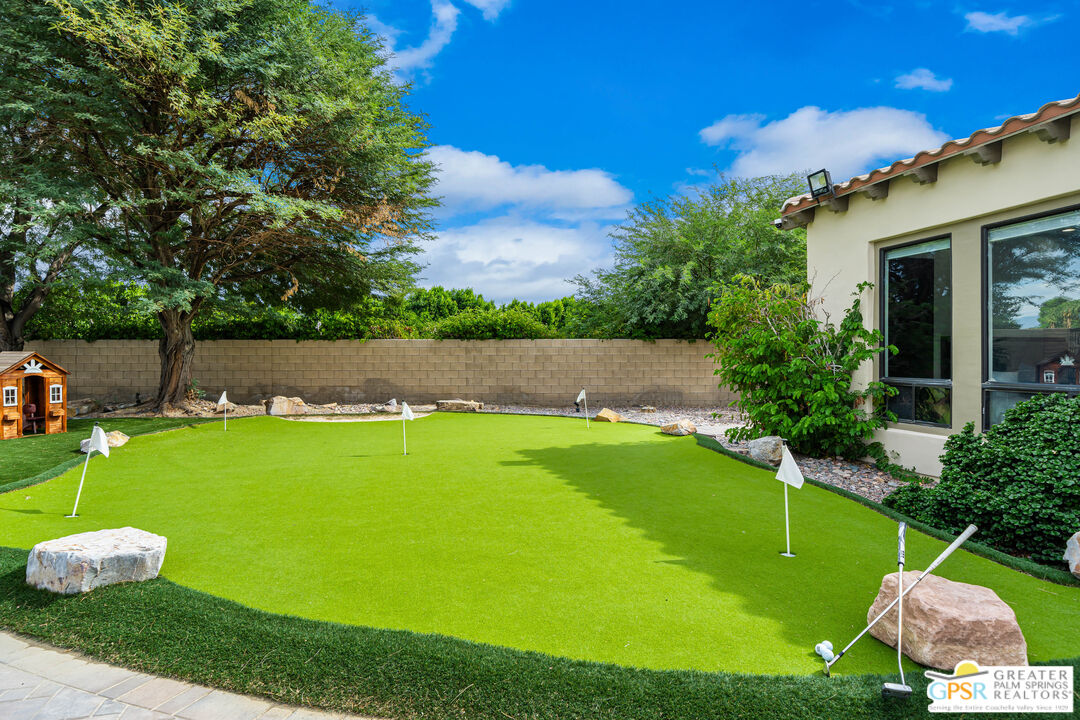 74226 Via Venezia Palm Desert, CA 92260 - Photo 36 of 38 a view of green field