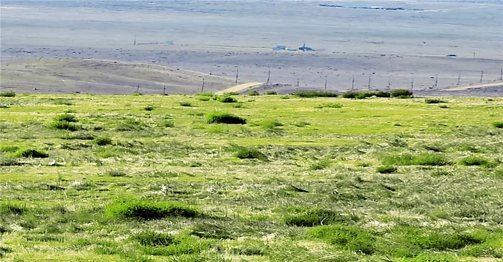 13344 Alturas (alexandra) Roma, TX 78584 - Photo 4 of 6 a view of a lawn with an ocean