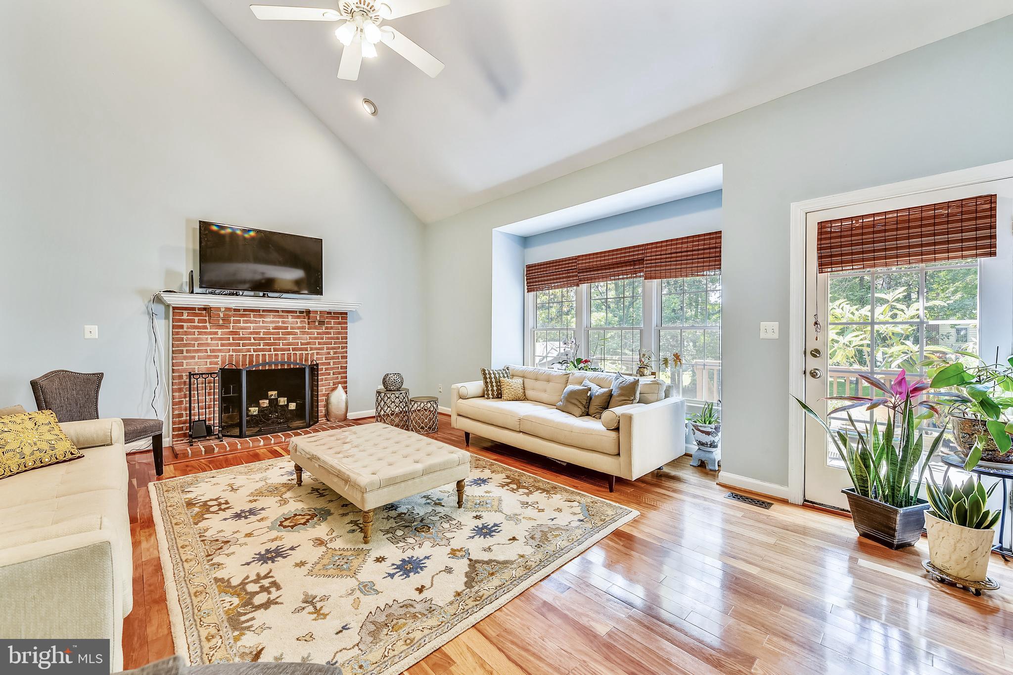 43351 Ritter Lane Chantilly, VA 20152 - Photo 17 of 67 Huge 2 story family room