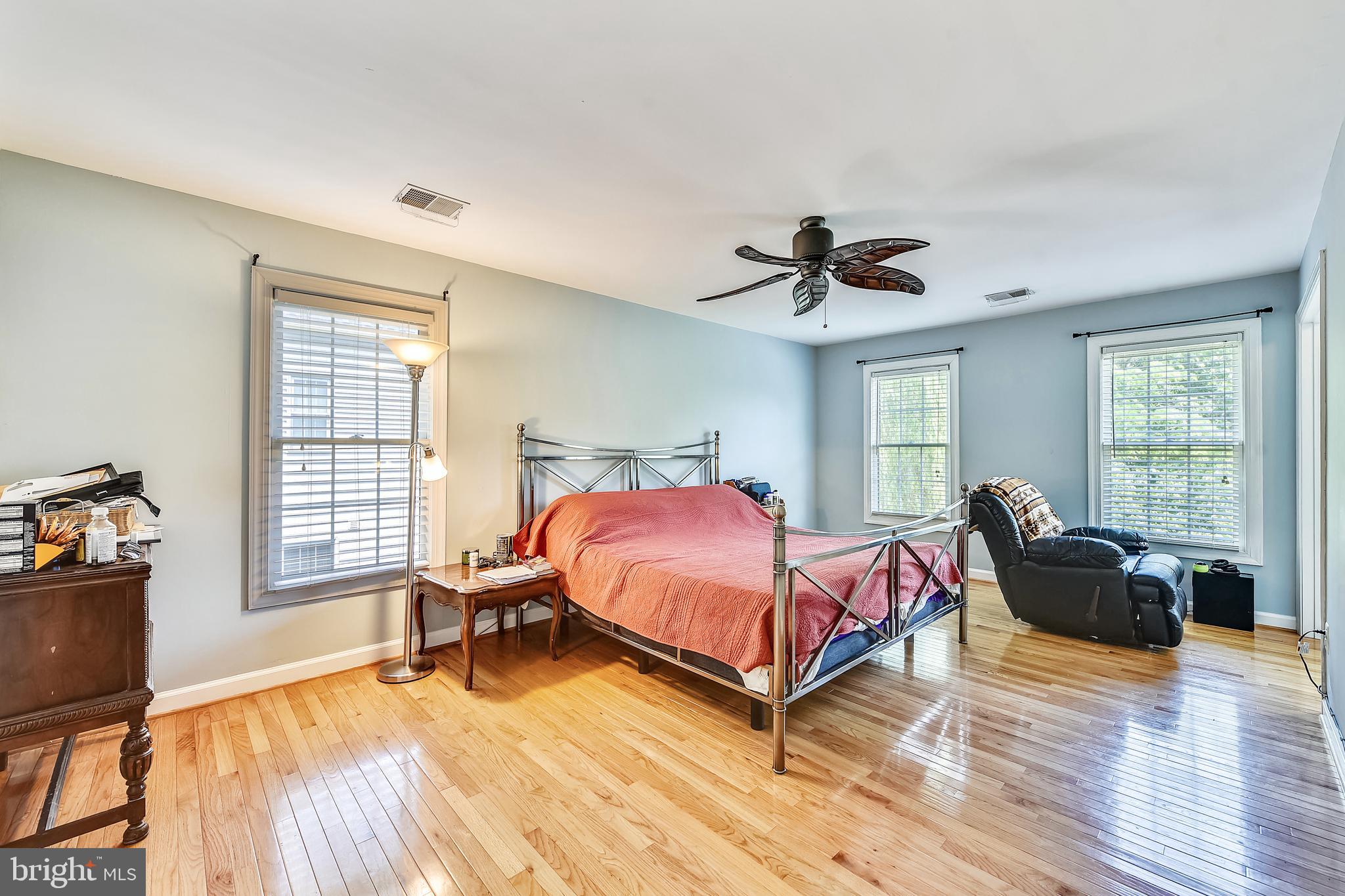 43351 Ritter Lane Chantilly, VA 20152 - Photo 39 of 67 Huge Master bedroom