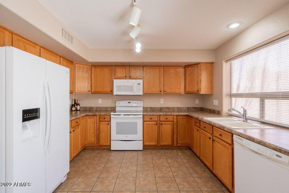 16663 West Rimrock Street Surprise, AZ 85374 - Photo 5 of 13