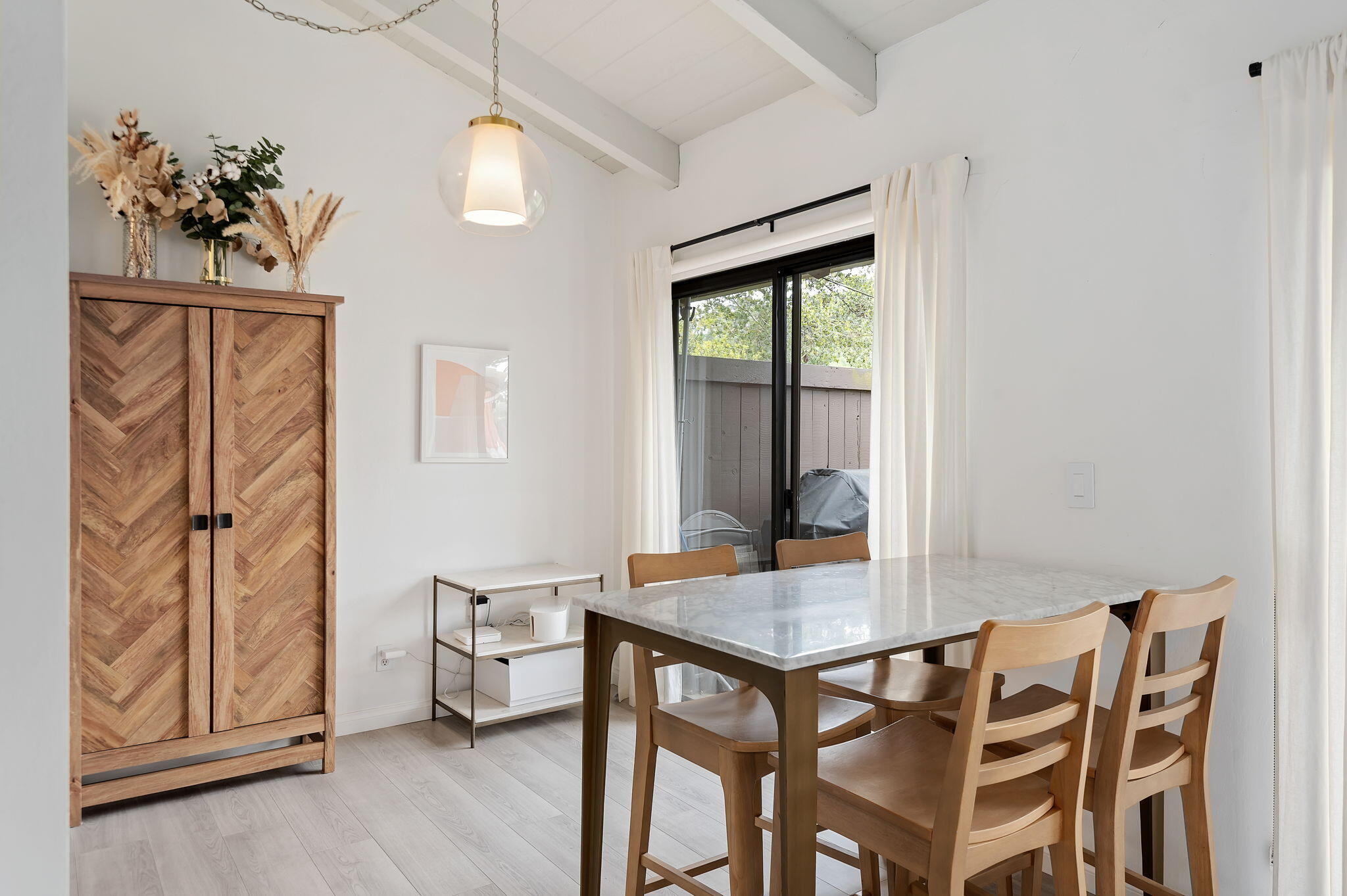 1031 Miramonte Drive, Unit 2 Santa Barbara, CA 93109 - Photo 4 of 15 05 - Dining