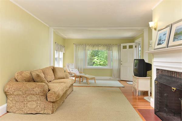 5 Hillside Road Scituate, MA 02066 - Photo 3 of 17 Gallery Image 3