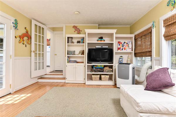 5 Hillside Road Scituate, MA 02066 - Photo 9 of 17 Gallery Image 9