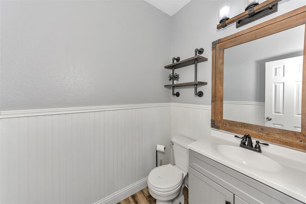 13637 Cherokee Ranch Road Fort Worth, TX 76262 - Photo 14 of 37 Downstairs half bath