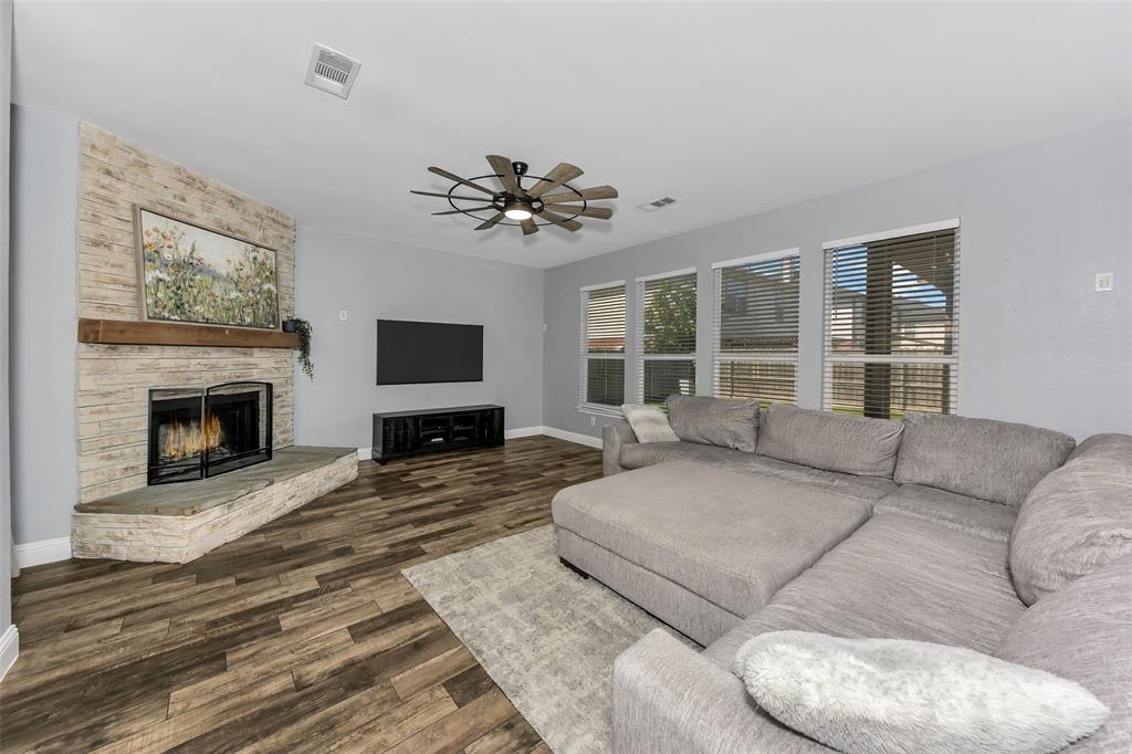 13637 Cherokee Ranch Road Fort Worth, TX 76262 - Photo 6 of 37 Second downstairs living space, view 1