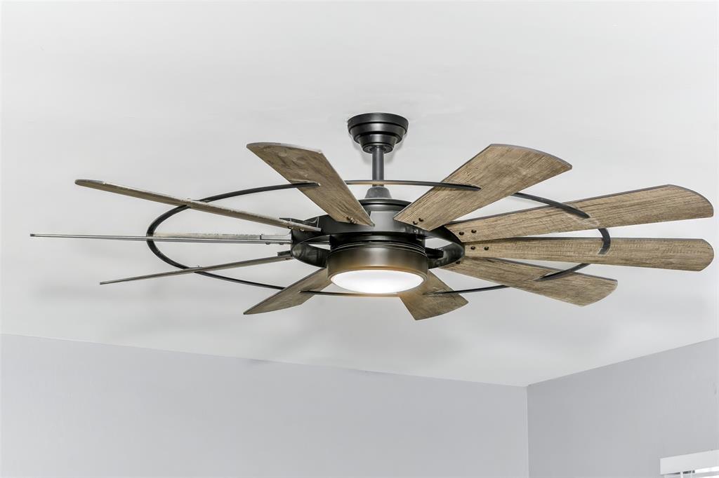 13637 Cherokee Ranch Road Fort Worth, TX 76262 - Photo 7 of 37 Second downstairs living space, detail shot