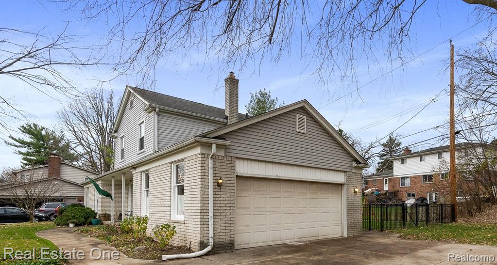 258 Belle Vernon Court Rochester, MI 48309 - Photo 2 of 41