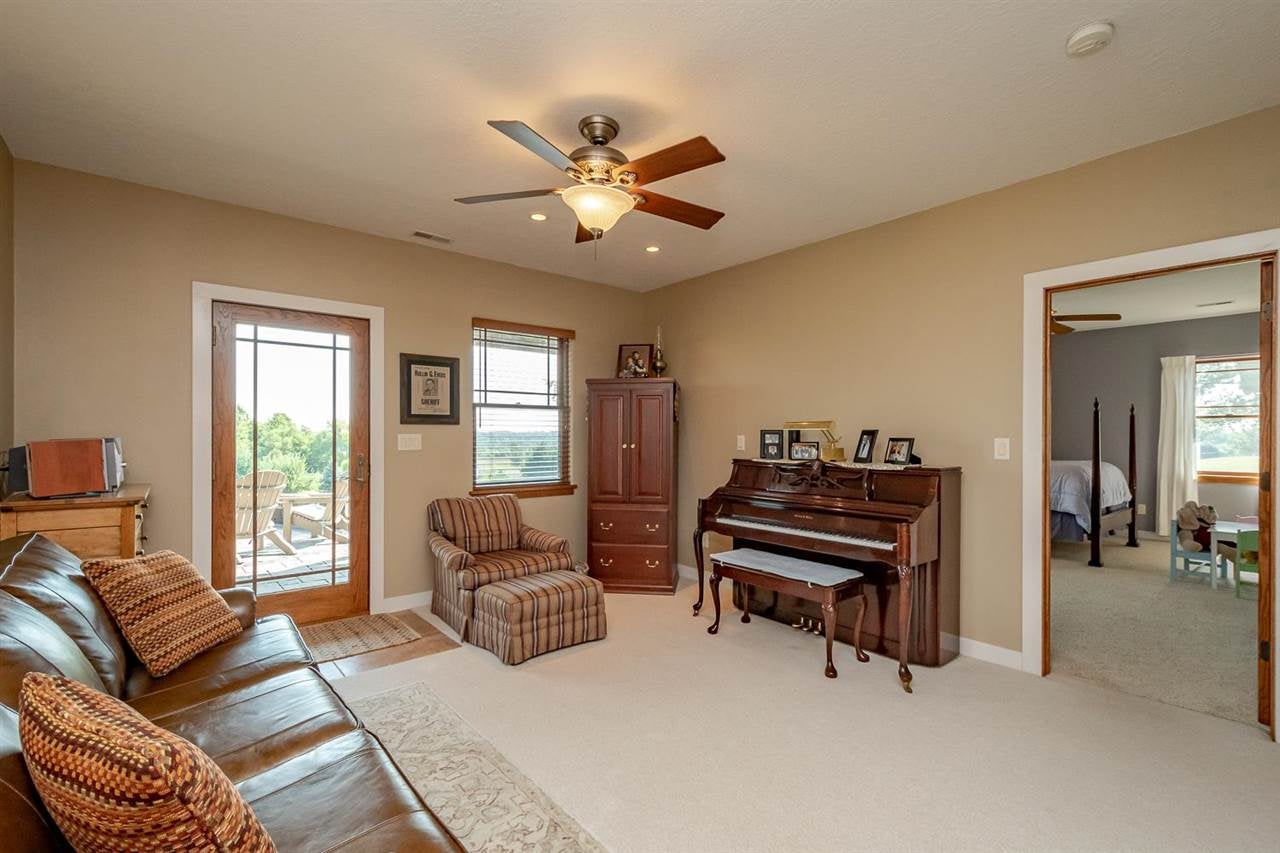 3128 EastView Cir Drive Riverside, IA 52327 - Photo 20 of 44 Gallery Image 20
