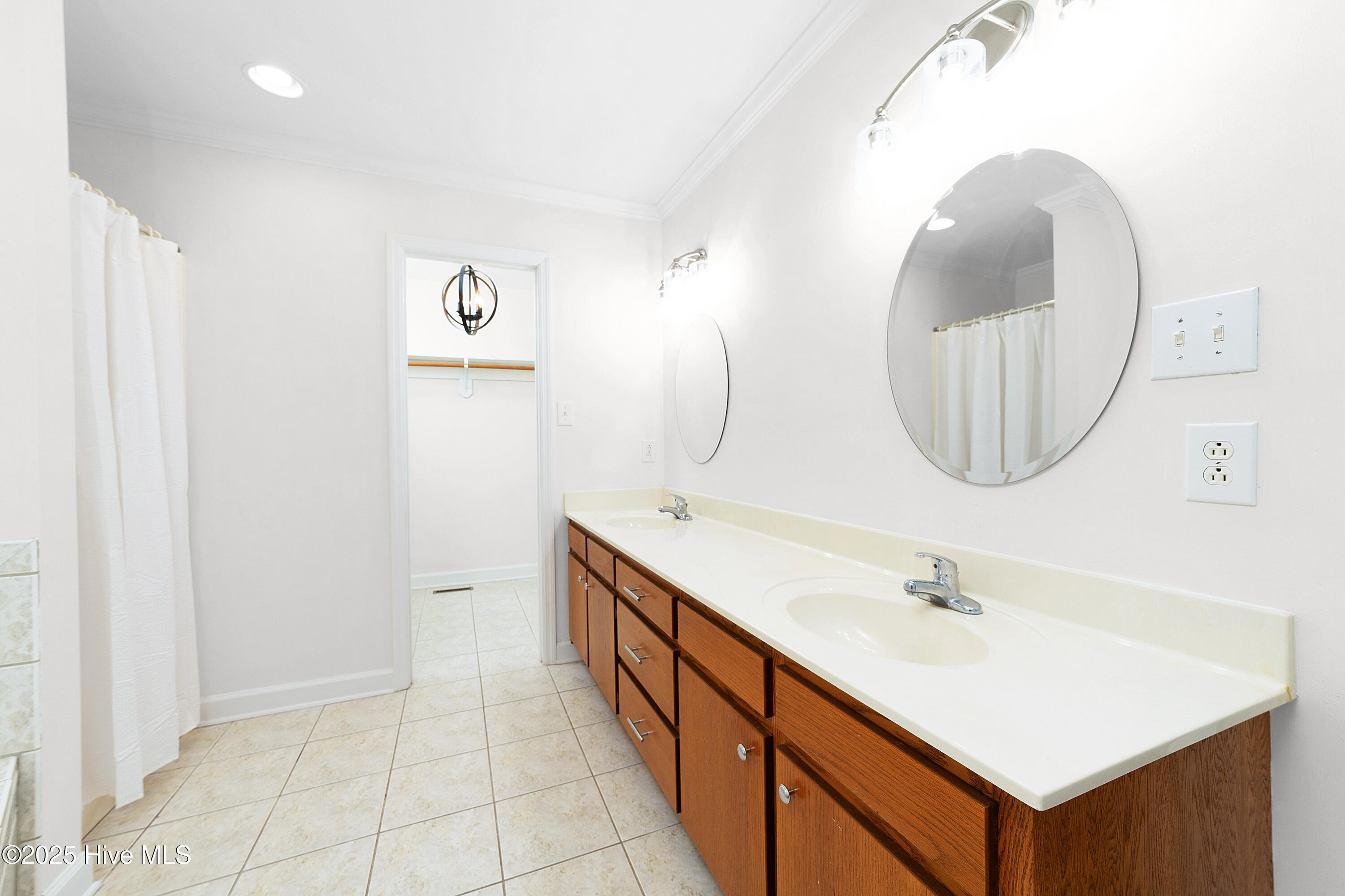 4449 Kershaw Road Oriental, NC 28571 - Photo 12 of 24 Owners Bathroom