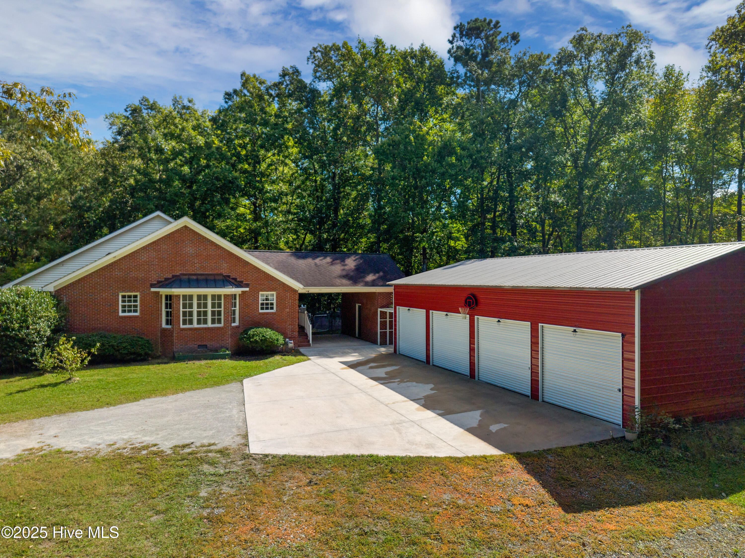 4449 Kershaw Road Oriental, NC 28571 - Photo 20 of 24 Exterior Back / Garage View