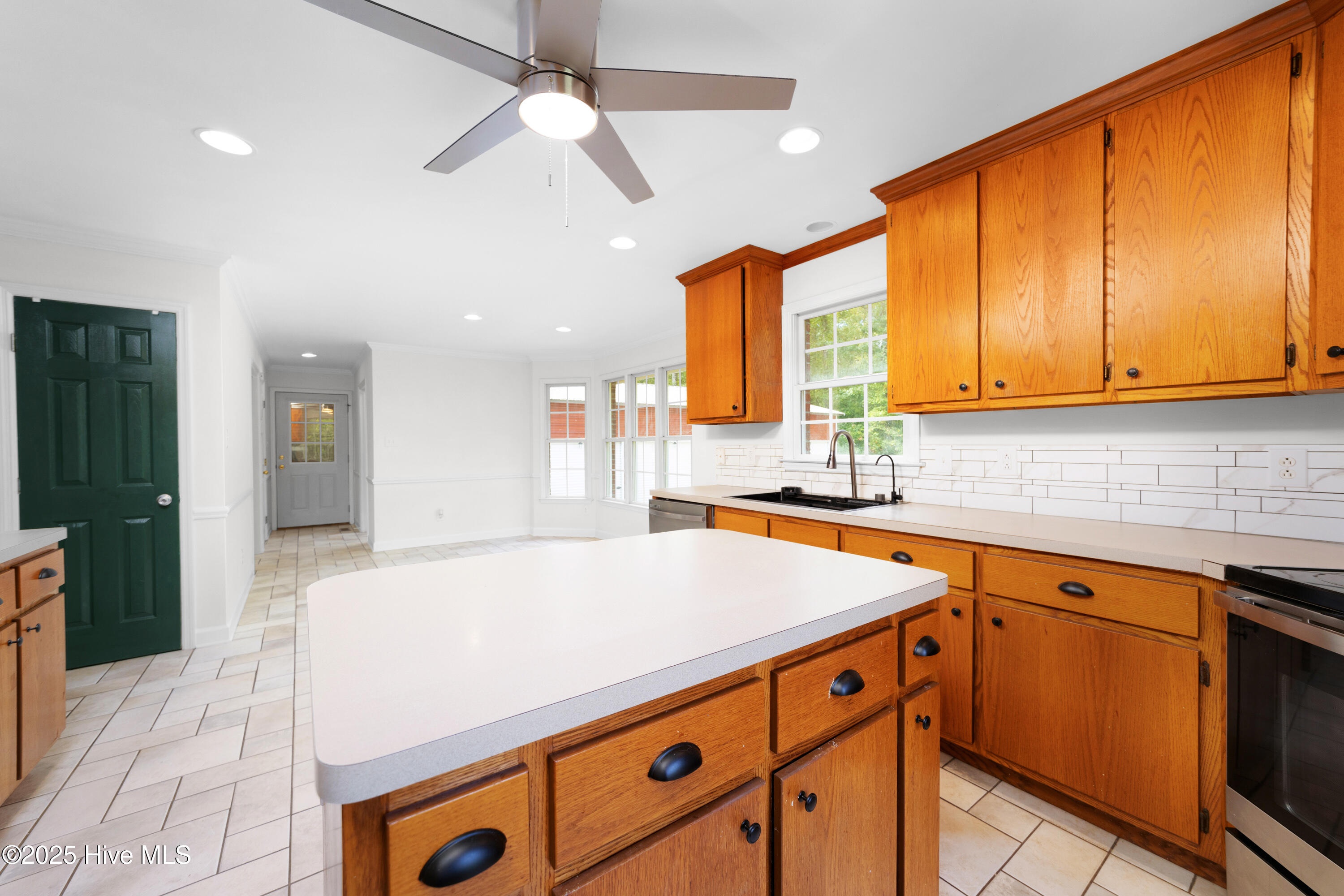 4449 Kershaw Road Oriental, NC 28571 - Photo 5 of 24 Kitchen