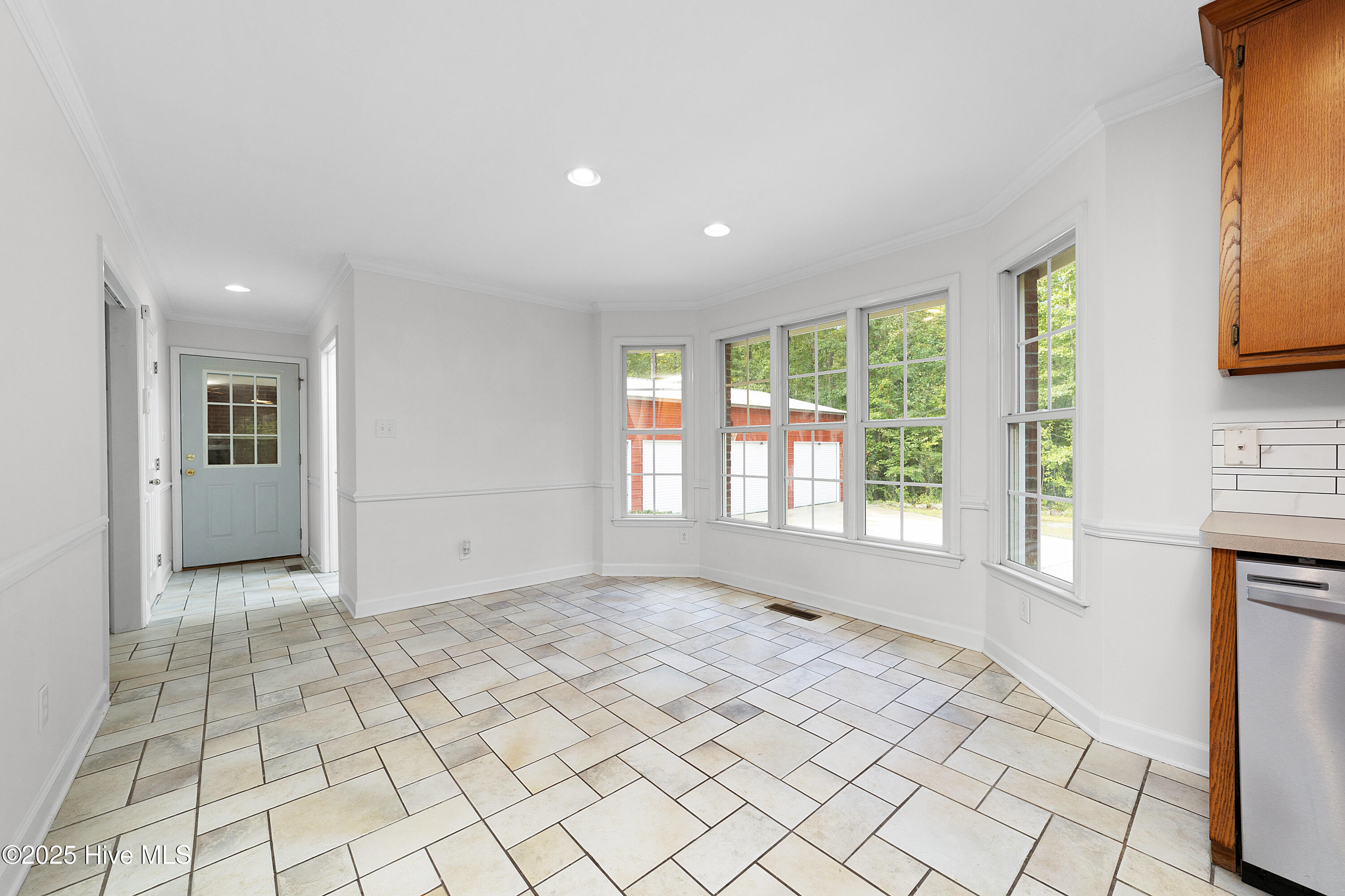 4449 Kershaw Road Oriental, NC 28571 - Photo 6 of 24 Kitchen