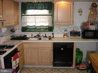 306 Huntley Road Upper Darby, PA 19082 - Photo 3 of 3